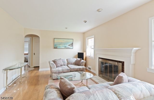 4 Summit Ave, Fair Lawn Boro, NJ 07410