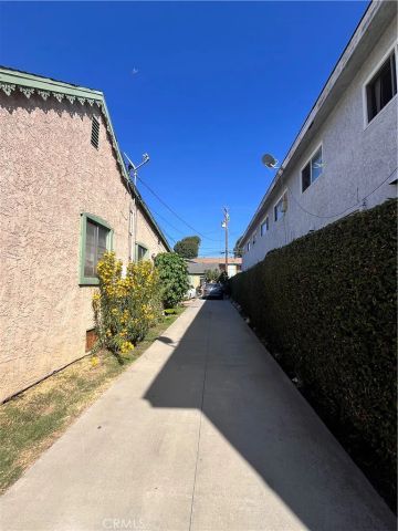 2430 Atlantic, Long Beach, CA 90806