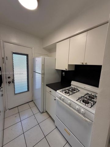 16851 NE 18th Avenue 106, North Miami Beach, FL 33162