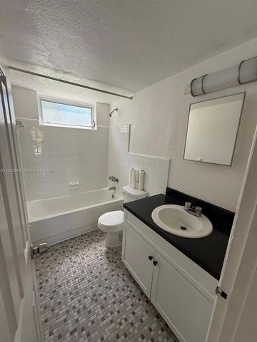 16851 NE 18th Avenue 106, North Miami Beach, FL 33162
