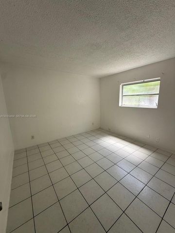 16851 NE 18th Avenue 106, North Miami Beach, FL 33162