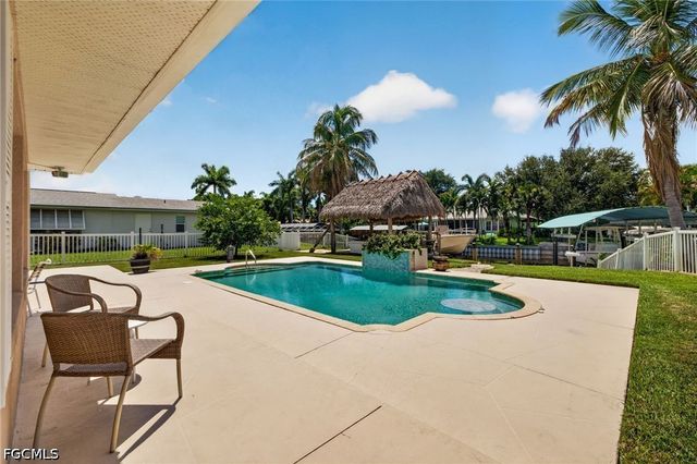 11030 McGregor BLVD, Fort Myers, FL 33919