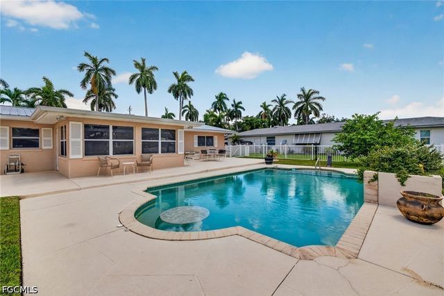 11030 McGregor BLVD, Fort Myers, FL 33919