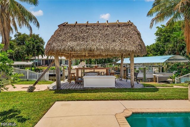 11030 McGregor BLVD, Fort Myers, FL 33919