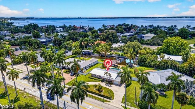 11030 McGregor BLVD, Fort Myers, FL 33919