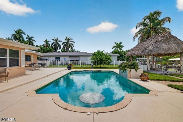 11030 McGregor BLVD, Fort Myers, FL 33919