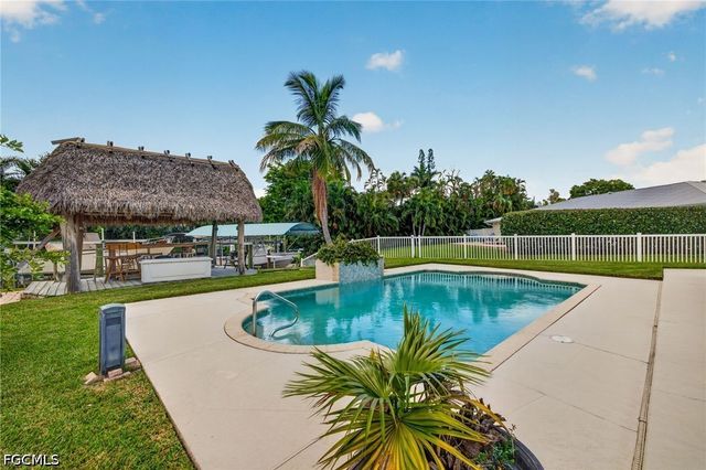 11030 McGregor BLVD, Fort Myers, FL 33919
