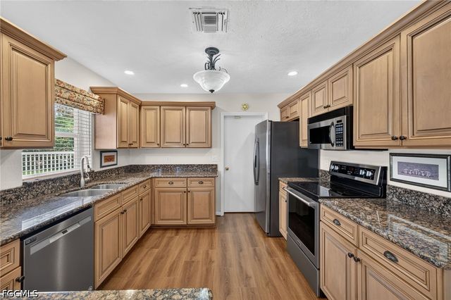 11030 McGregor BLVD, Fort Myers, FL 33919