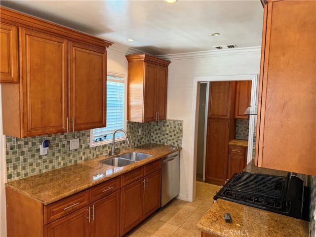 1040 W 220th, Torrance, CA 90502