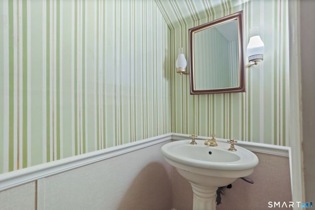 31 Duncan Drive, Greenwich, CT 06831