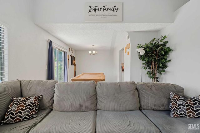 1805 Scenic View Drive, Bakersfield, CA 93307