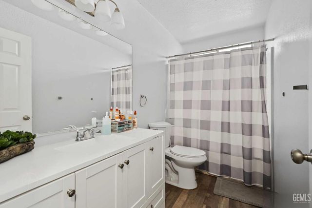 1805 Scenic View Drive, Bakersfield, CA 93307