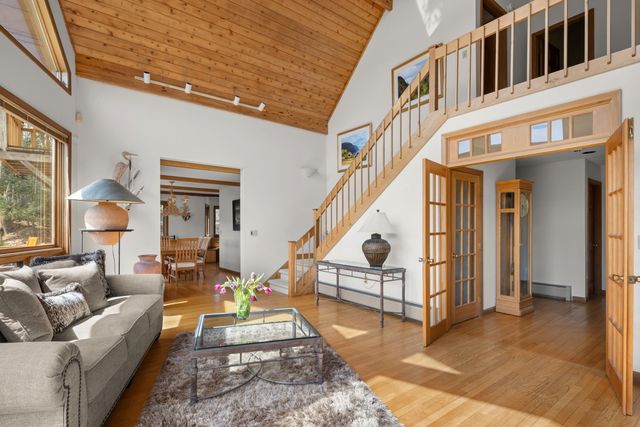 1117 Moulton Lane, Stowe, VT 05672