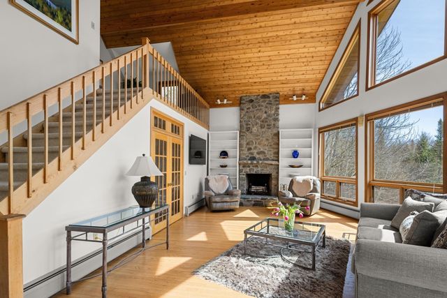 1117 Moulton Lane, Stowe, VT 05672