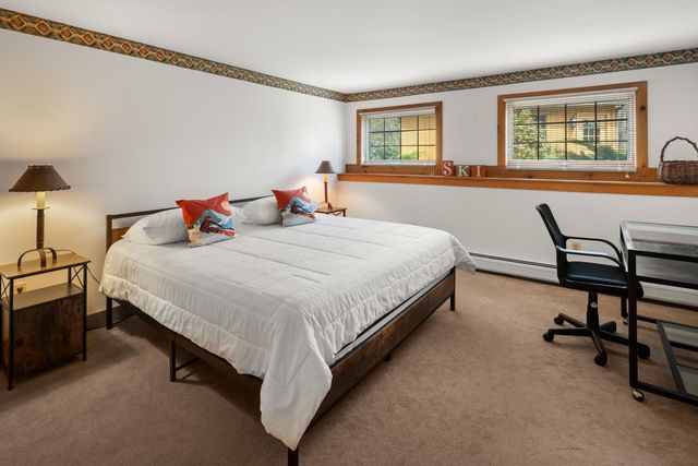1117 Moulton Lane, Stowe, VT 05672