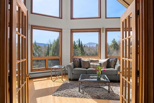 1117 Moulton Lane, Stowe, VT 05672