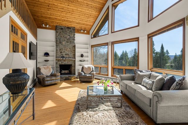 1117 Moulton Lane, Stowe, VT 05672