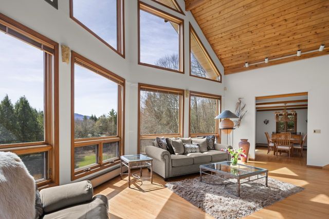 1117 Moulton Lane, Stowe, VT 05672