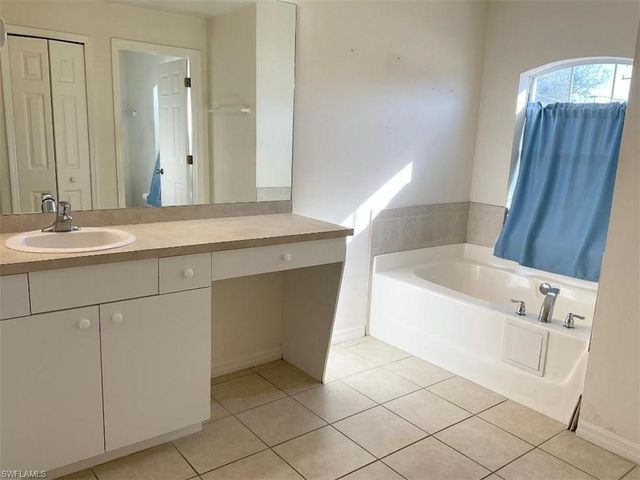 2323 NE 26th ST, Cape Coral, FL 33909