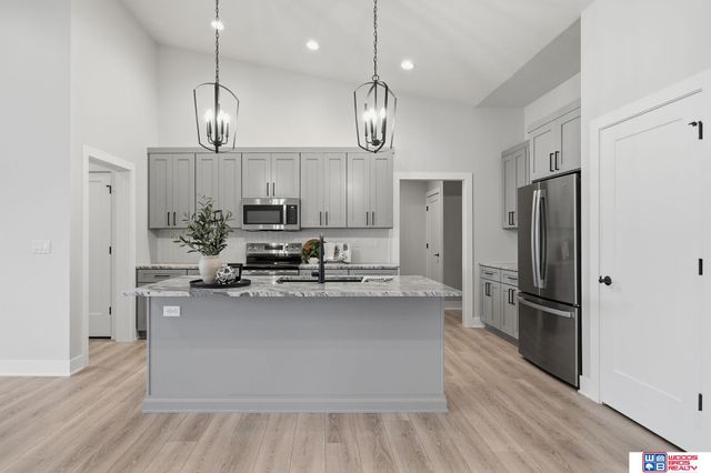 9140 Lucena Drive, Lincoln, NE 68520