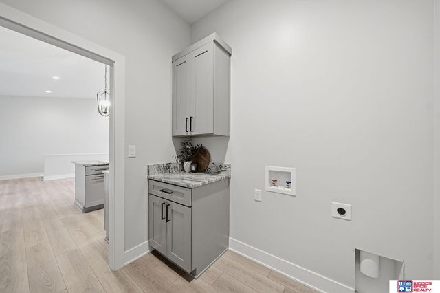 9140 Lucena Drive, Lincoln, NE 68520
