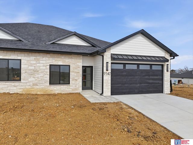 9140 Lucena Drive, Lincoln, NE 68520