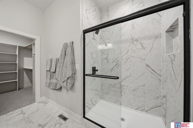 9140 Lucena Drive, Lincoln, NE 68520