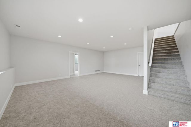 9140 Lucena Drive, Lincoln, NE 68520