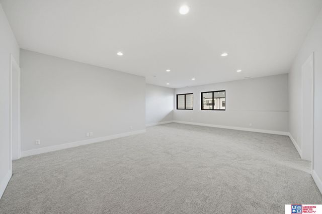 9140 Lucena Drive, Lincoln, NE 68520