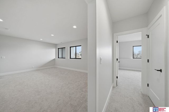 9140 Lucena Drive, Lincoln, NE 68520