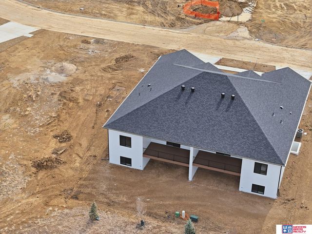 9140 Lucena Drive, Lincoln, NE 68520