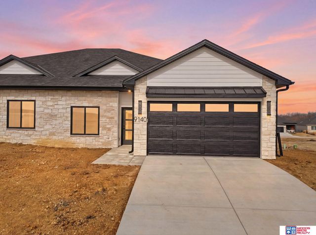 9140 Lucena Drive, Lincoln, NE 68520