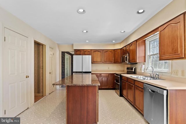 914 MAPLEWOOD LN, Enola, PA 17025