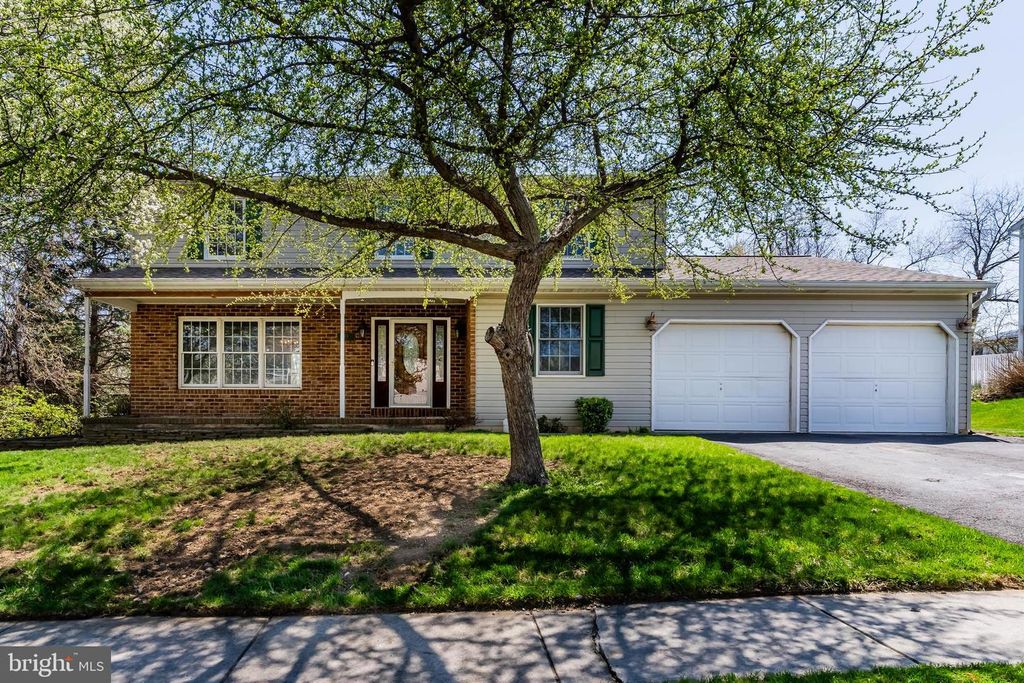 914 MAPLEWOOD LN, Enola, PA 17025