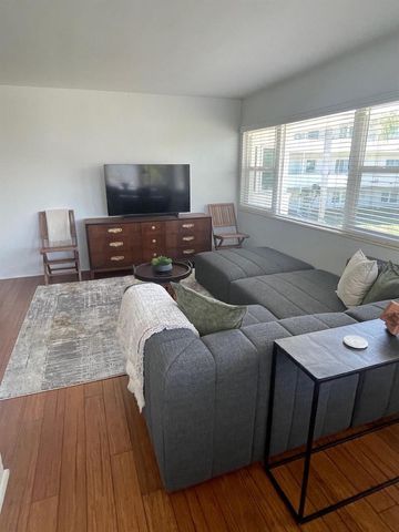 499 1ST STREET S 202, St Petersburg, FL 33701