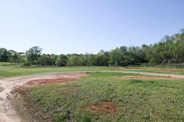 615 Beacon Light Rd, Spartanburg, SC 29307