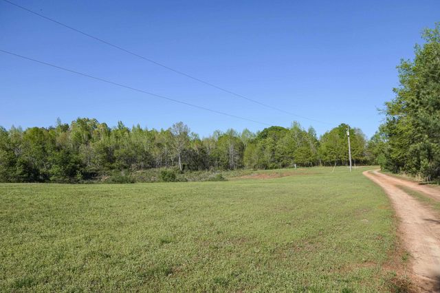 615 Beacon Light Rd, Spartanburg, SC 29307