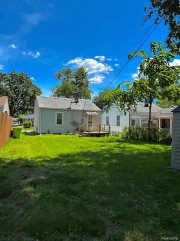 27699 Brettonwoods Street, Madison Heights, MI 48071