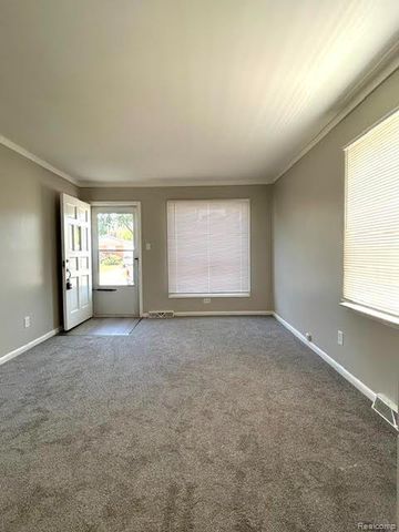 27699 Brettonwoods Street, Madison Heights, MI 48071