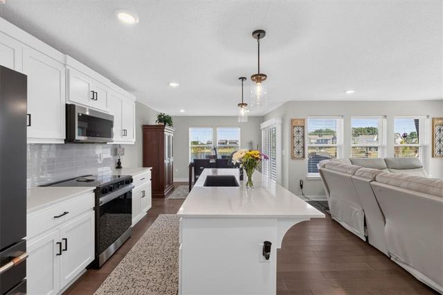 8724 SW Brickell Drive, Blue Springs, MO 64064