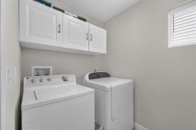 8724 SW Brickell Drive, Blue Springs, MO 64064
