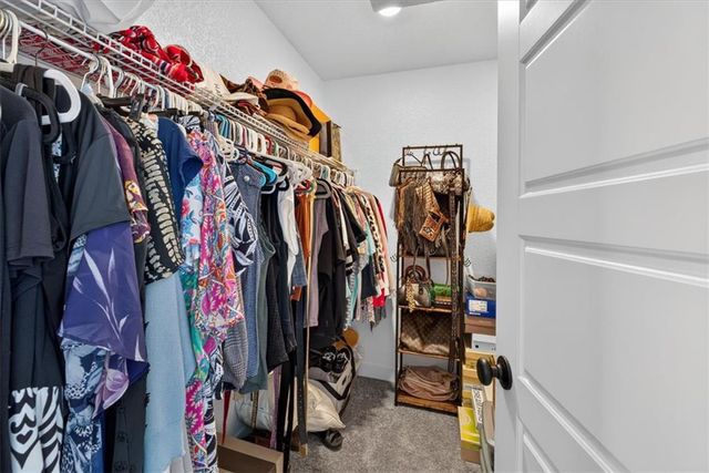 8724 SW Brickell Drive, Blue Springs, MO 64064