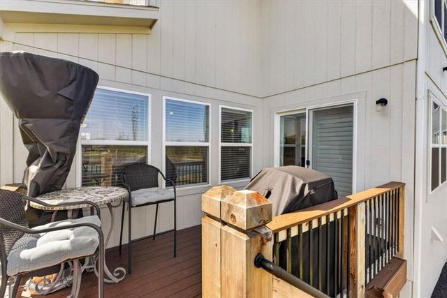 8724 SW Brickell Drive, Blue Springs, MO 64064