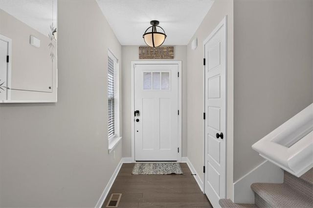 8724 SW Brickell Drive, Blue Springs, MO 64064