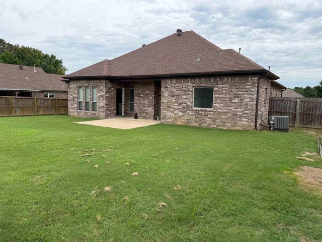 810 Mango Loop Loop, Austin, AR 72007