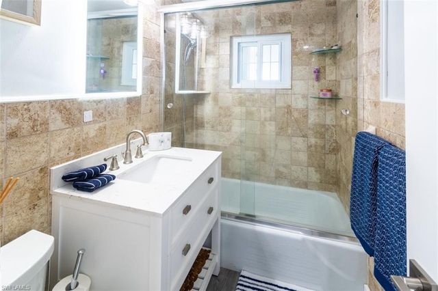 576 Coconut AVE, Goodland, FL 34140