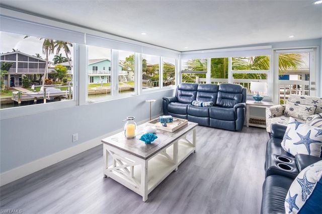 576 Coconut AVE, Goodland, FL 34140