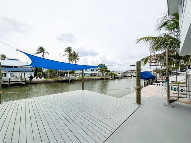 576 Coconut AVE, Goodland, FL 34140