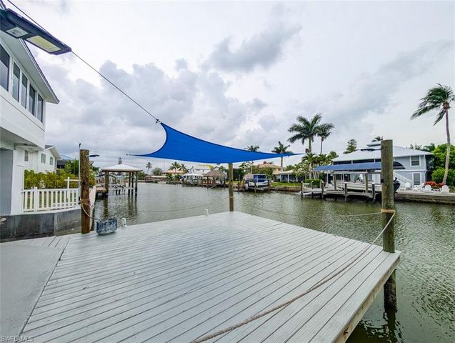 576 Coconut AVE, Goodland, FL 34140