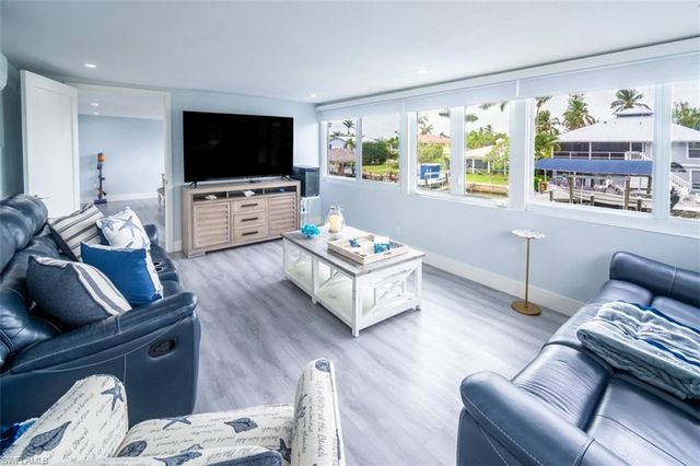 576 Coconut AVE, Goodland, FL 34140